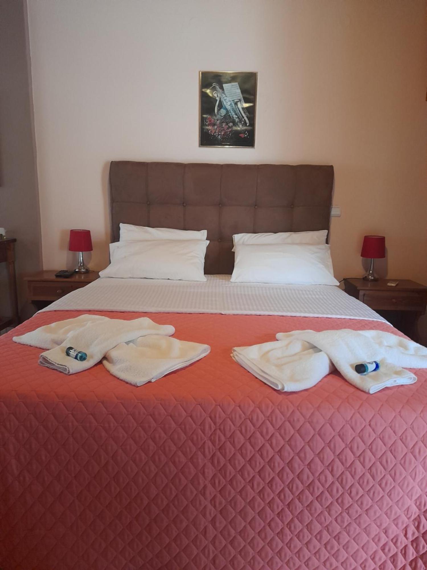 Delfini Aparthotel Akhladheri ภายนอก รูปภาพ
