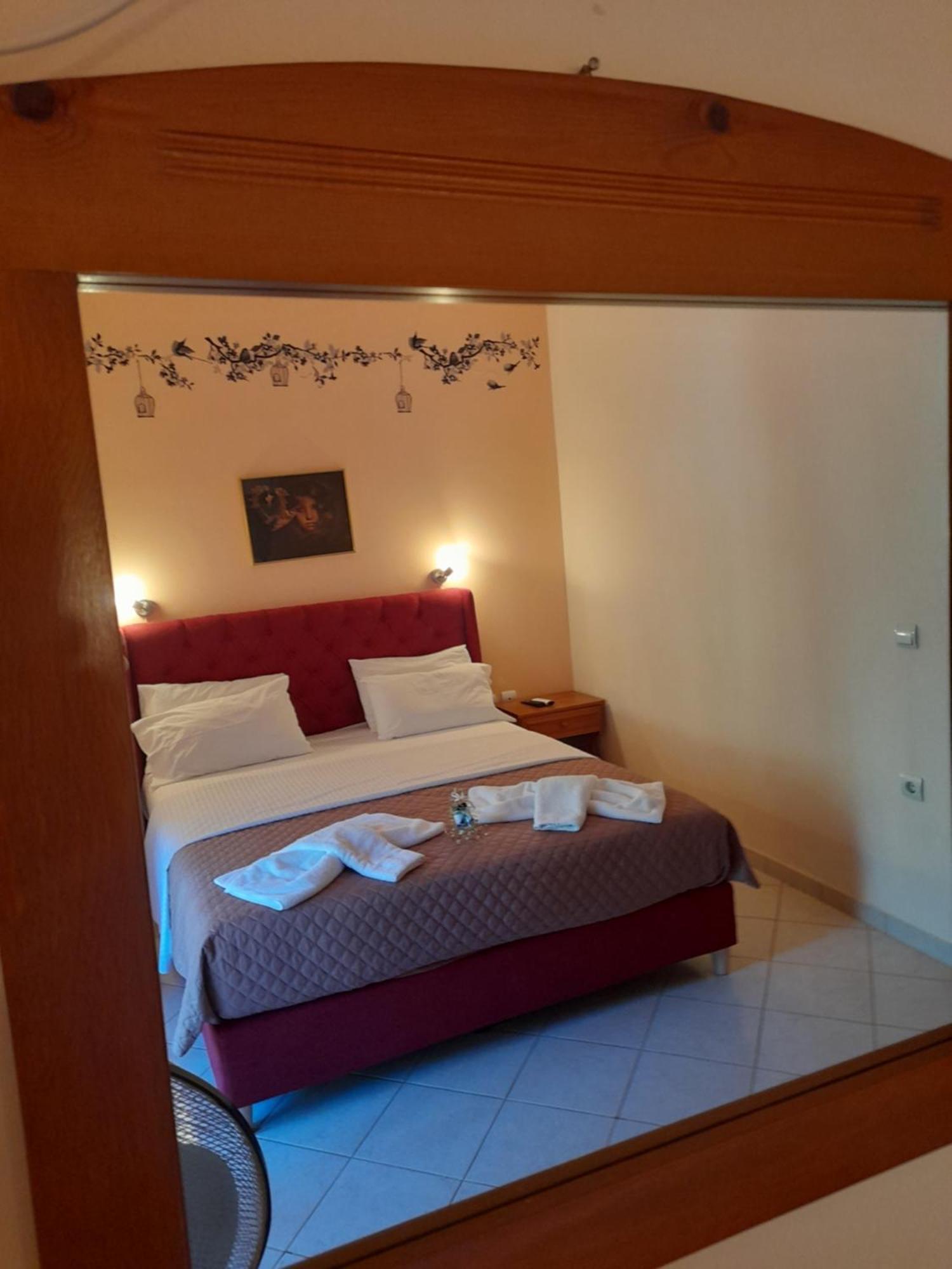 Delfini Aparthotel Akhladheri ภายนอก รูปภาพ