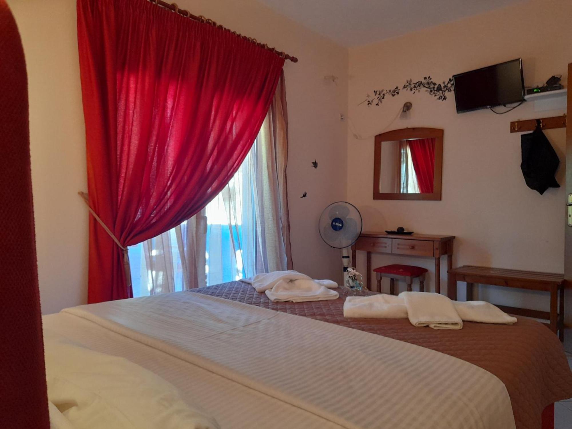 Delfini Aparthotel Akhladheri ภายนอก รูปภาพ