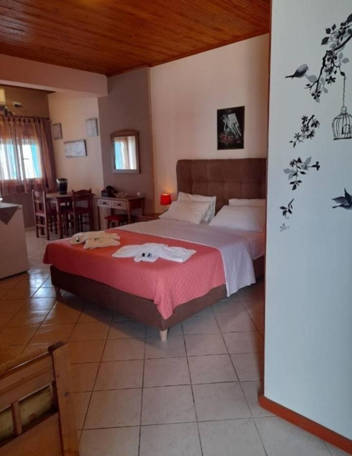 Delfini Aparthotel Akhladheri ภายนอก รูปภาพ