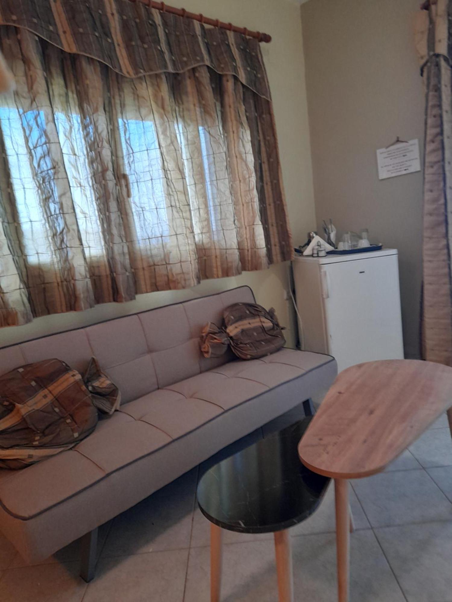 Delfini Aparthotel Akhladheri ภายนอก รูปภาพ