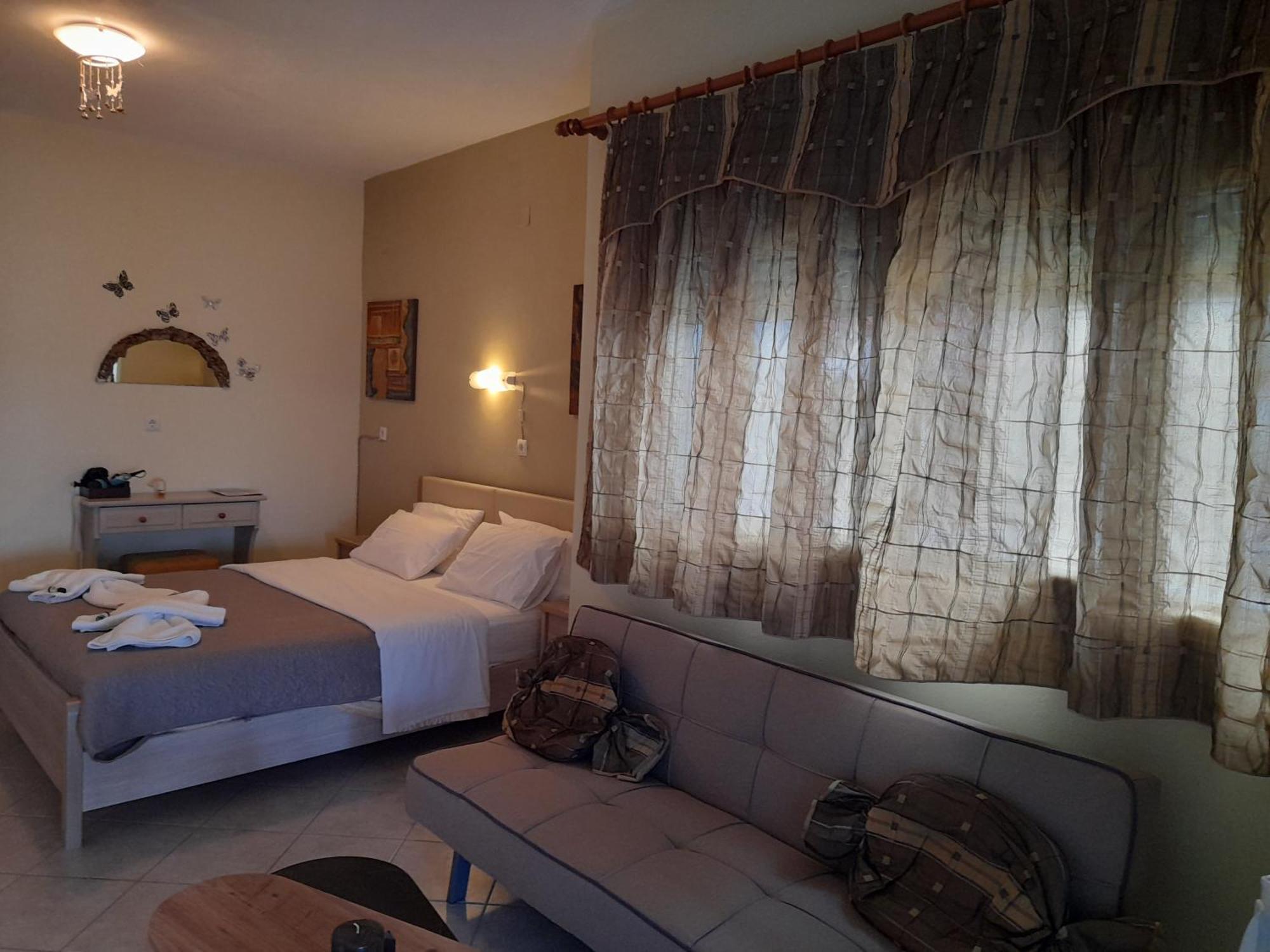 Delfini Aparthotel Akhladheri ภายนอก รูปภาพ