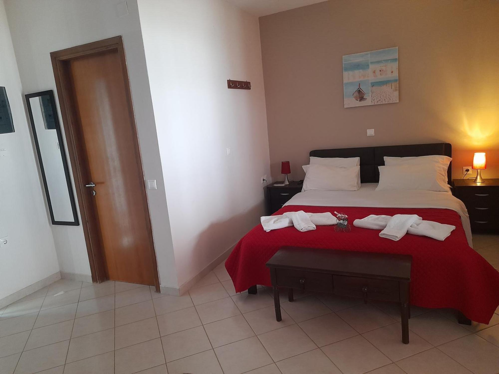 Delfini Aparthotel Akhladheri ภายนอก รูปภาพ