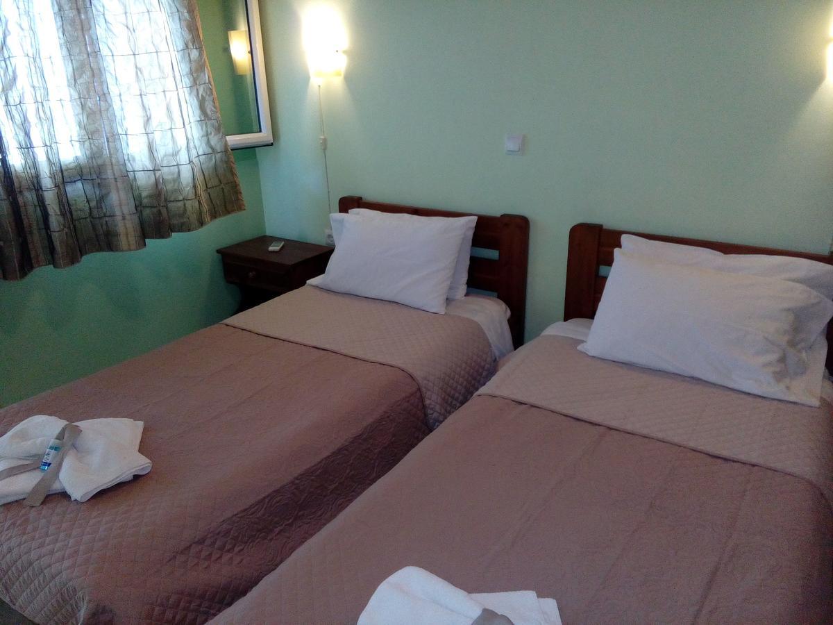 Delfini Aparthotel Akhladheri ภายนอก รูปภาพ
